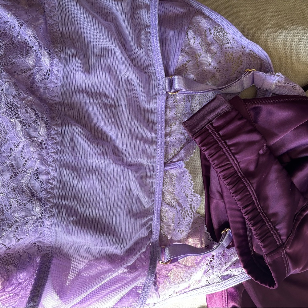 Lavender Intimate Set - Picture 6 of 9